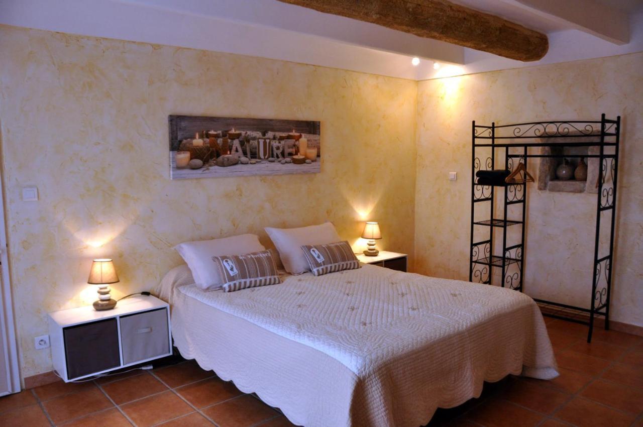 カヴァイヨン Le Mas Du Chat Bed & Breakfast エクステリア 写真
