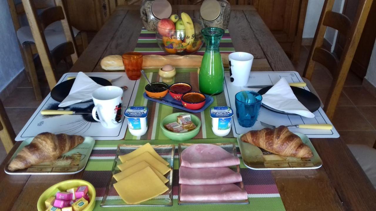 カヴァイヨン Le Mas Du Chat Bed & Breakfast エクステリア 写真